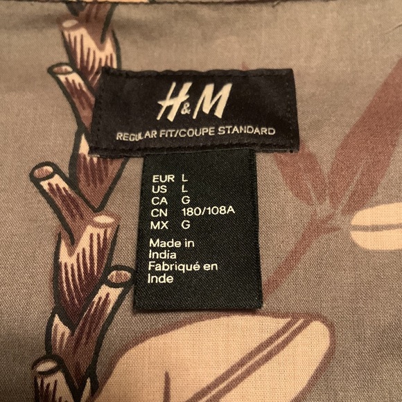 H&M short sleeved button down shirt - Picture 8 of 12